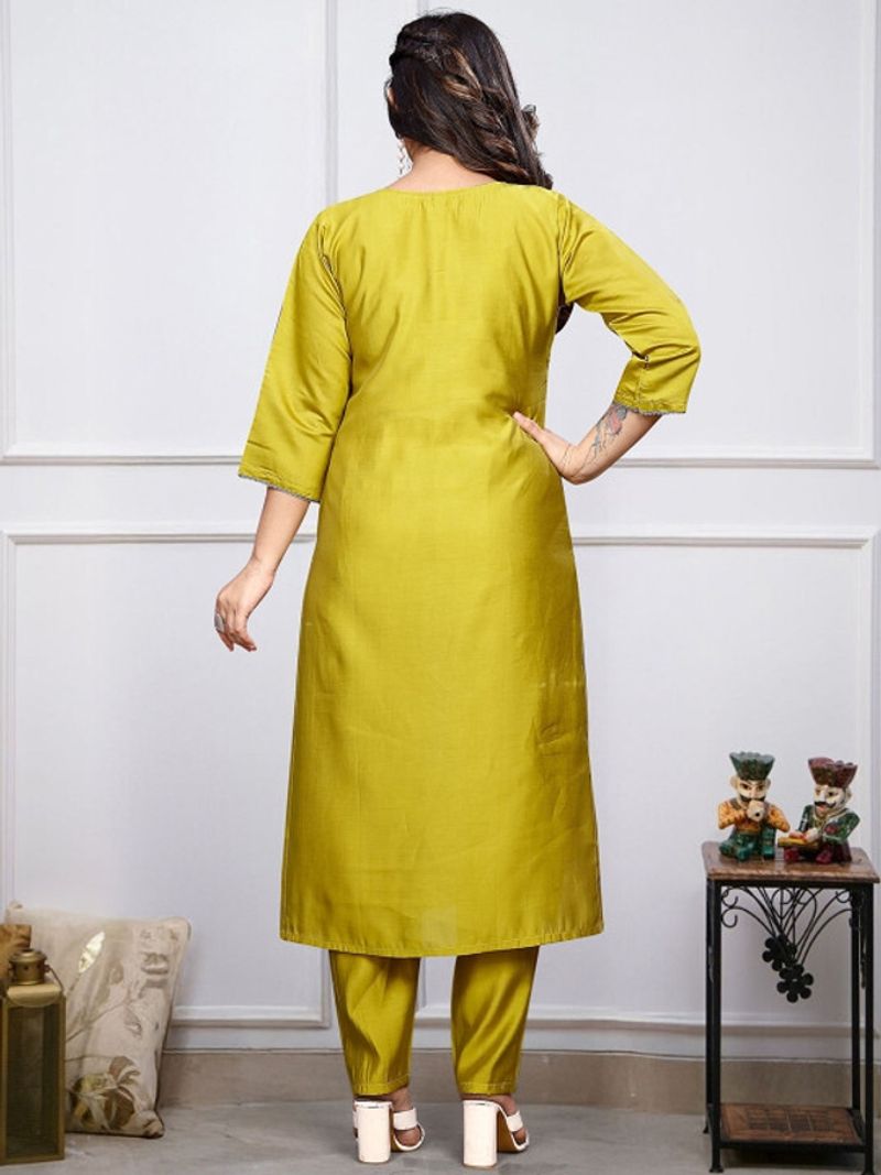 SkyTara Embroidered Kurta Set - Image 5