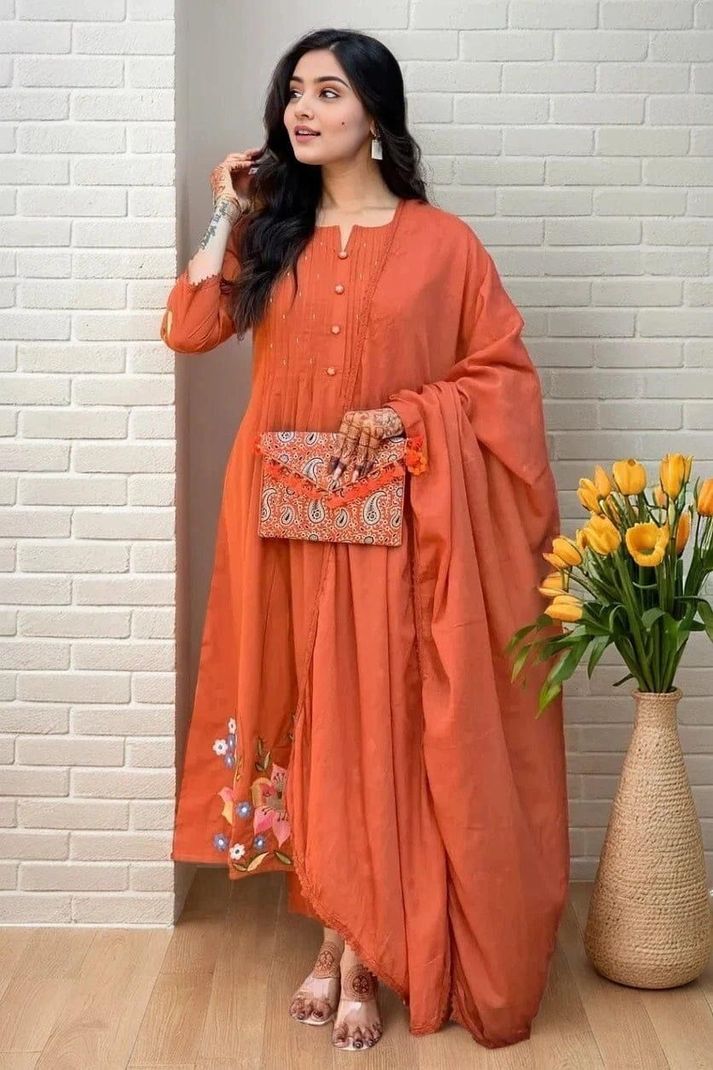 KALYAN ENTERPRISES Printed Anarkali Kurta Set - Image 4