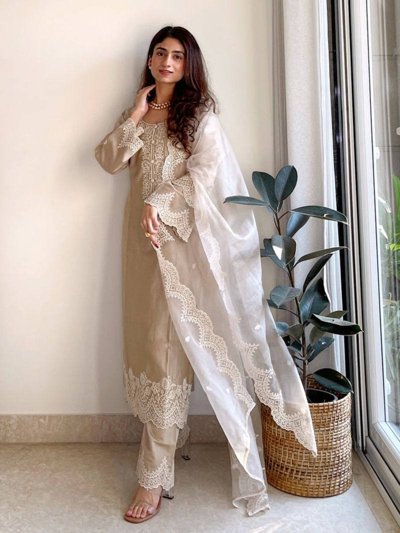 Royal Export Women Silk Blend Kurta Pant Dupatta Set - Image 6