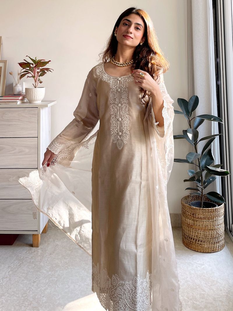 Royal Export Women Silk Blend Kurta Pant Dupatta Set - Image 5