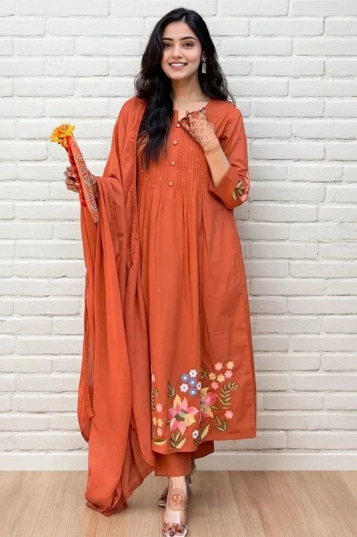 KALYAN ENTERPRISES Printed Anarkali Kurta Set - Image 5