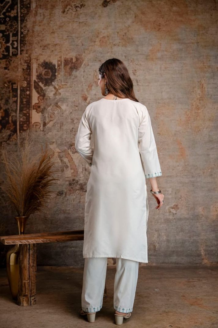 AOSLY Women Cotton Blend Kurta Pant Set - Image 3
