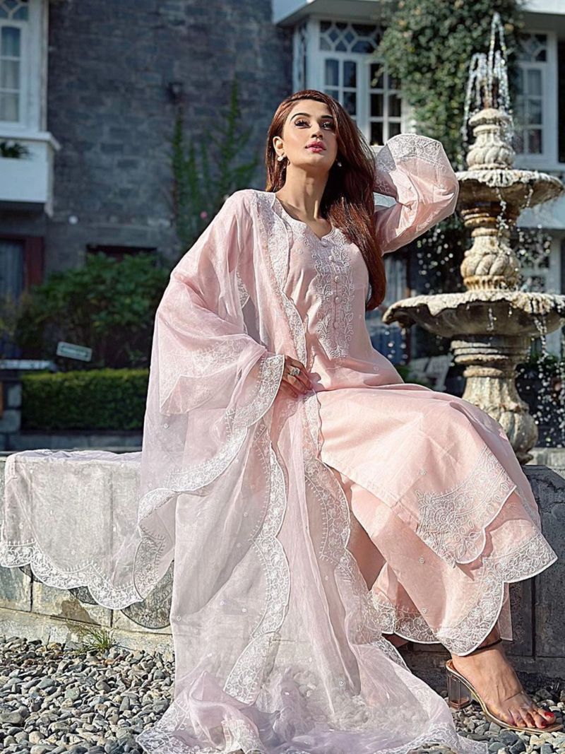 Royal Export Silk Blend Kurta Pant Dupatta Set - Image 6
