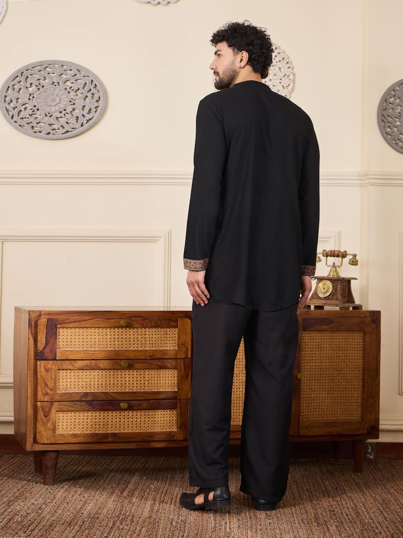 House of Pataudi Men Viscose Rayon Kurta Pyjama Set - Image 4