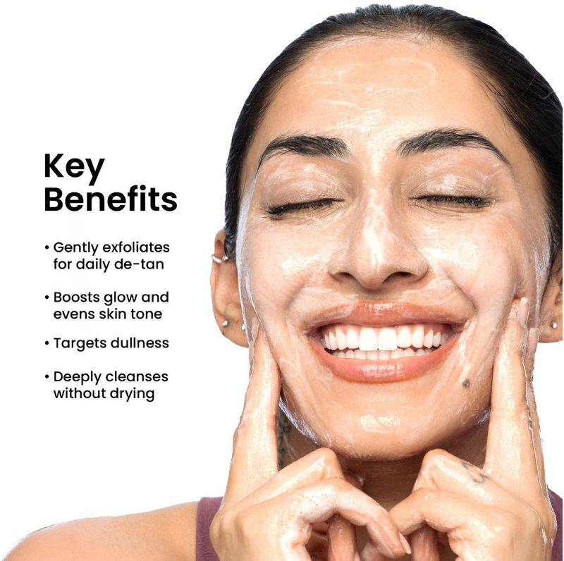 Foxtale Detan Super Glow Face Wash - Image 5