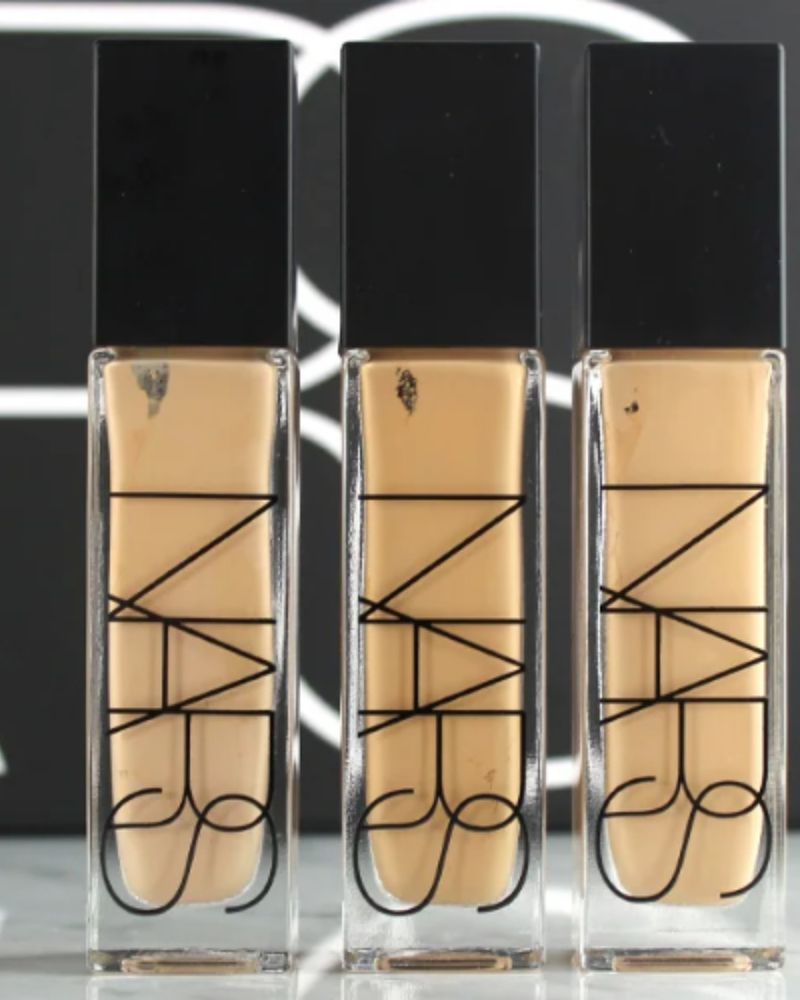 Natural Radiant Longwear Foundation 30ml - Image 6