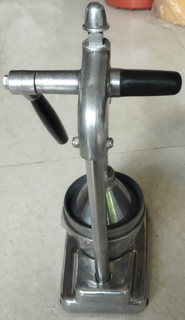 PKM Steel Manual Stainless Steel Citrus Juicer - Image 6