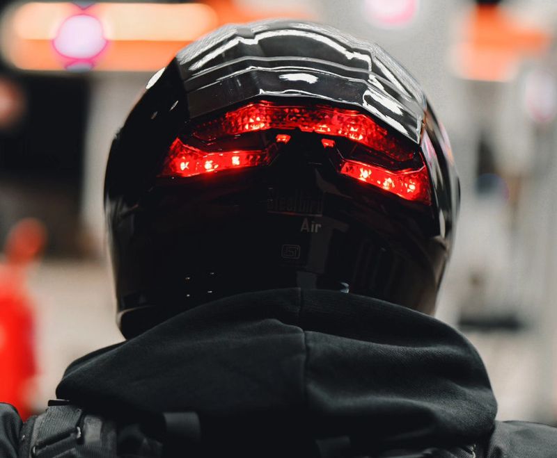 Steelbird Air SBA-11 ISS LT Glossy Black Helmet - Image 4