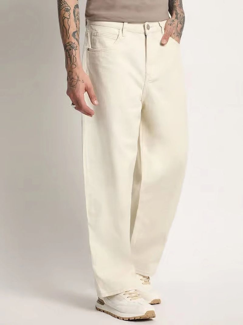 BOSWUD Men Beige Mid Rise Straight Fit Jeans - Image 4