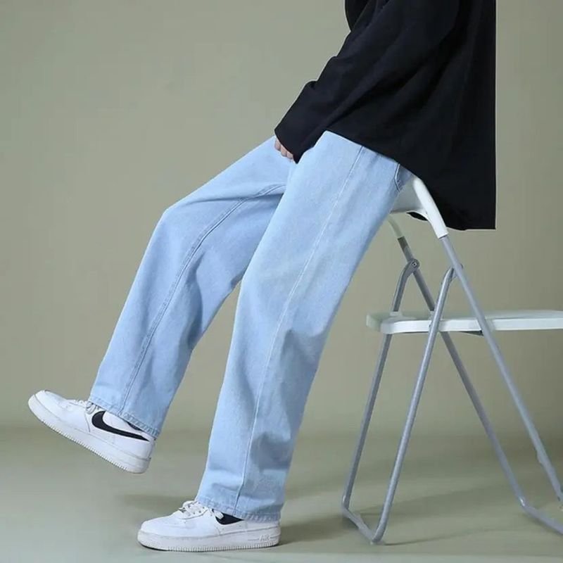 WAZWEAR पुरुषों के लिए स्ट्रेट फिट हल्का नीला जीन्स - Image 2