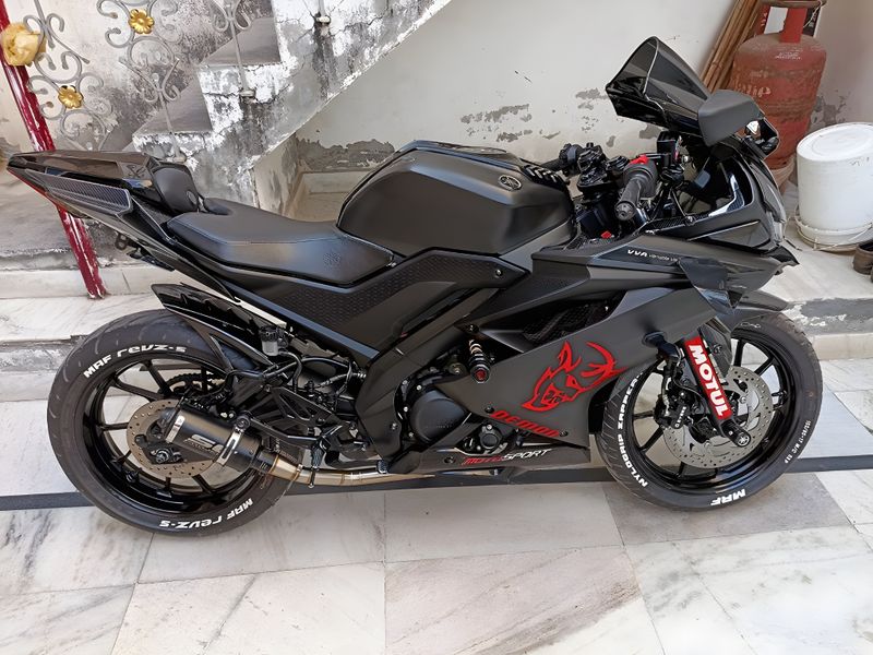 VELOCITY VIBES Yamaha R15 NA Rear Mud Guard Black - Image 5