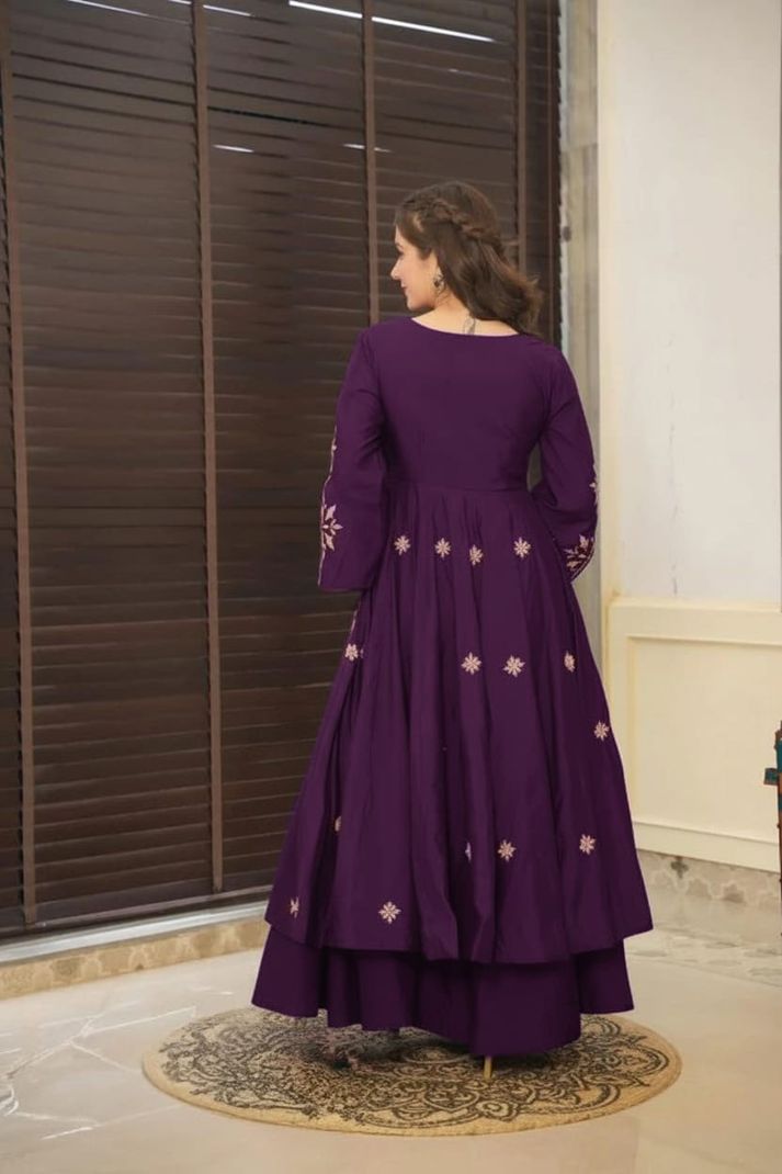Jagna Printed Anarkali Kurta Set - Image 5