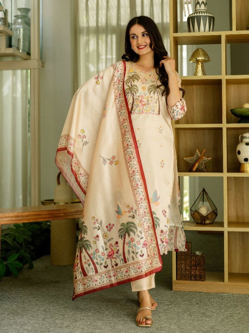 DIVINE Printed Kurta, Trouser & Dupatta Set - Image 6