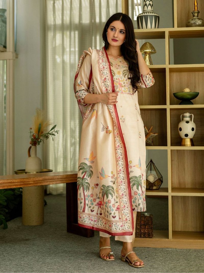 DIVINE Printed Kurta, Trouser & Dupatta Set - Image 2