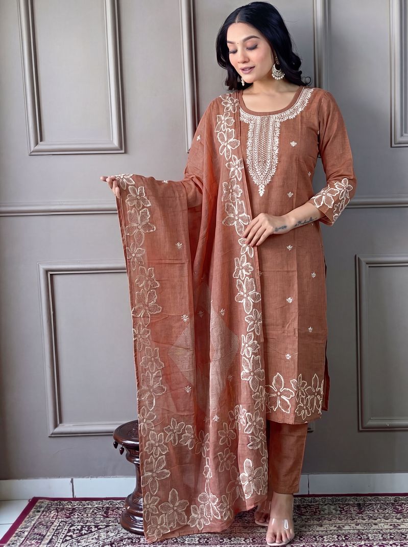 C4A Embroidered Kurta, Trouser & Dupatta Set - Image 3