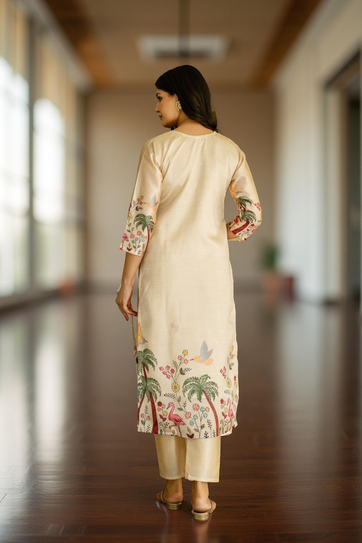 DIVINE Printed Kurta, Trouser & Dupatta Set - Image 4