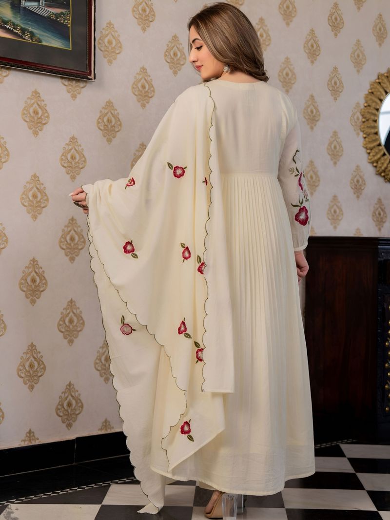 Sulavra Embroidered Kurta, Trouser & Dupatta Set - Image 4