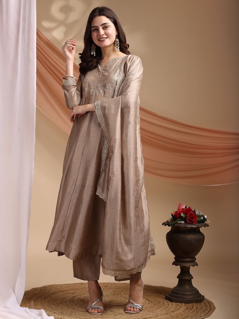 Nidhikishan Silk Blend Kurta Pant Dupatta Set - Image 2