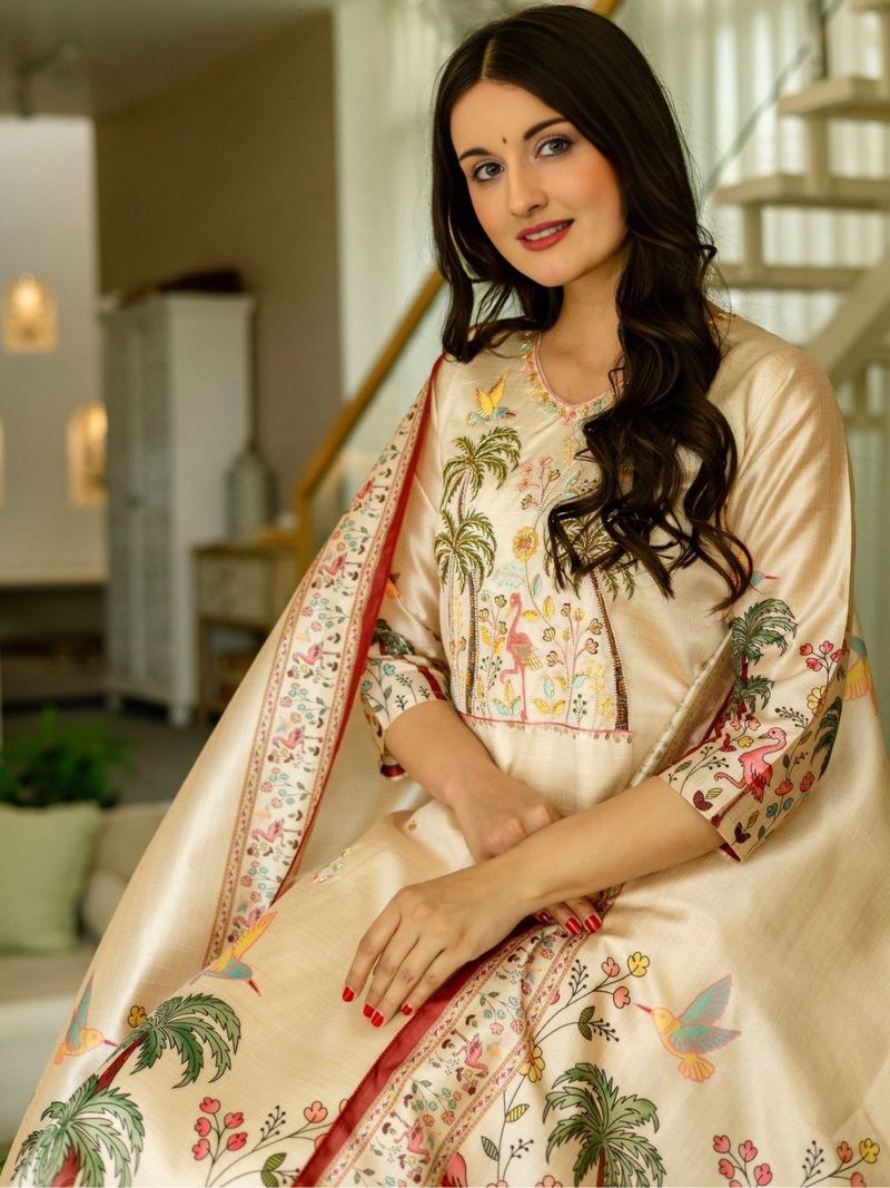 DIVINE Printed Kurta, Trouser & Dupatta Set - Image 5
