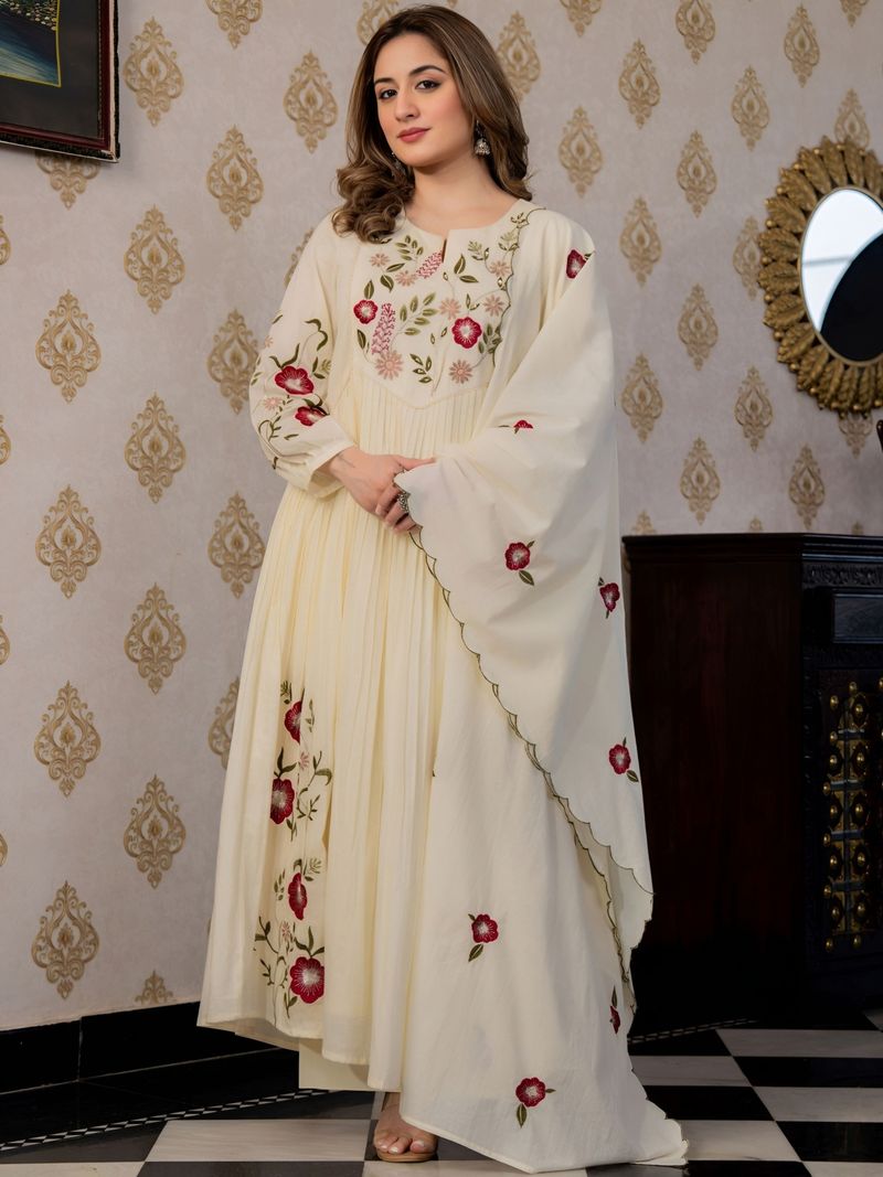 Sulavra Embroidered Kurta, Trouser & Dupatta Set - Image 6