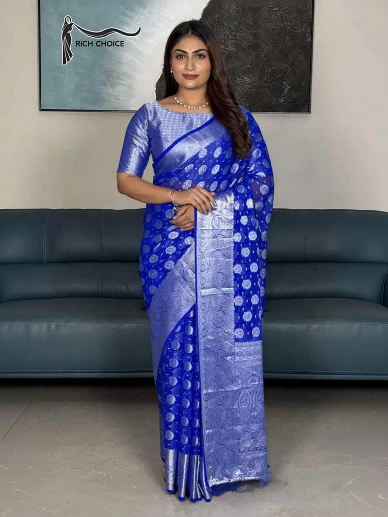VILLAGIUS Woven Banarasi Silk Blend Saree