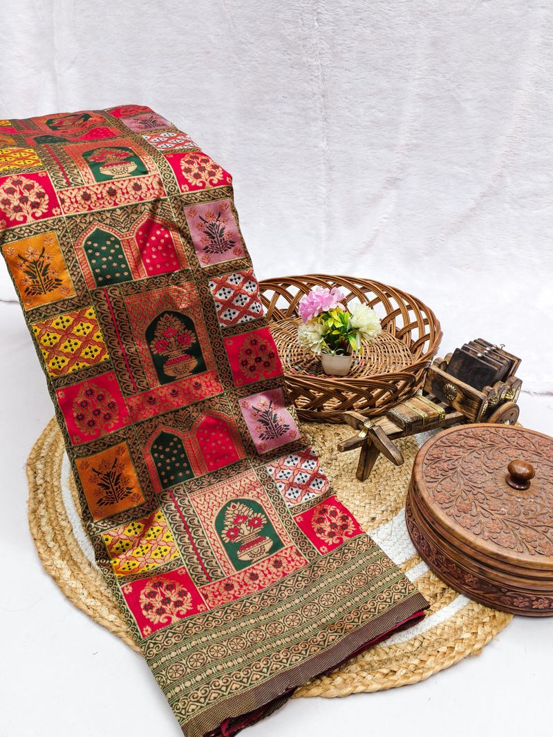 WILLMAKE Banarasi Art Silk Floral Saree - Image 2