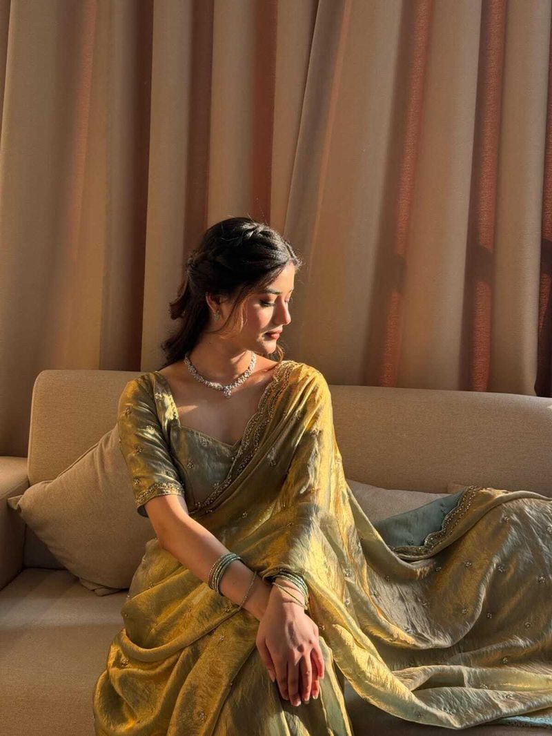 vilochan Embellished Bollywood Art Silk, Lace Saree - Image 3