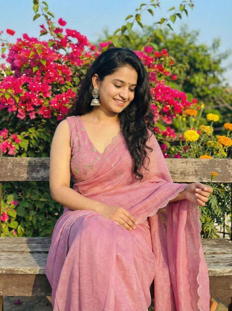 AMIYASILKMILLS Embroidered Bollywood Organza Saree (Pink) - Image 5