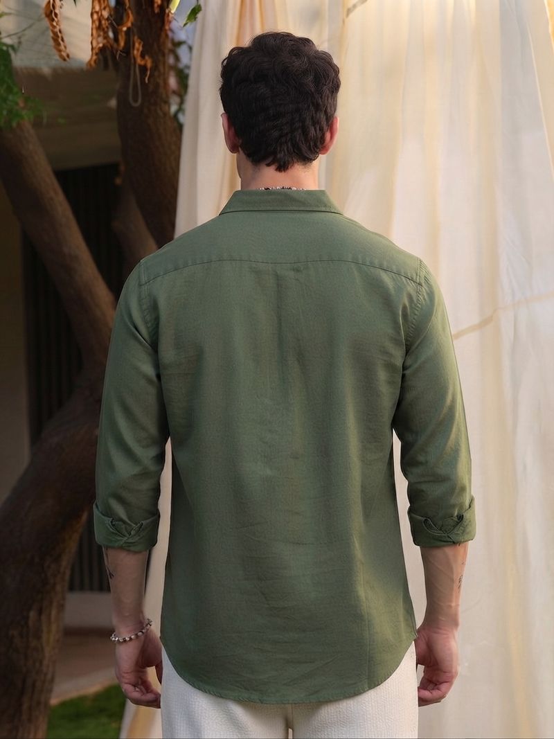 Roadster Men Regular Fit Solid Spread Collar Shirt - Image 3