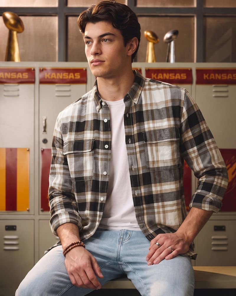 BEWAKOOF Men Regular Fit Checkered Casual Shirt - Image 3