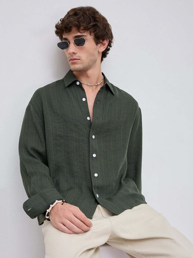 VASTRADO Men Boxy Fit Solid Casual Shirt - Image 2