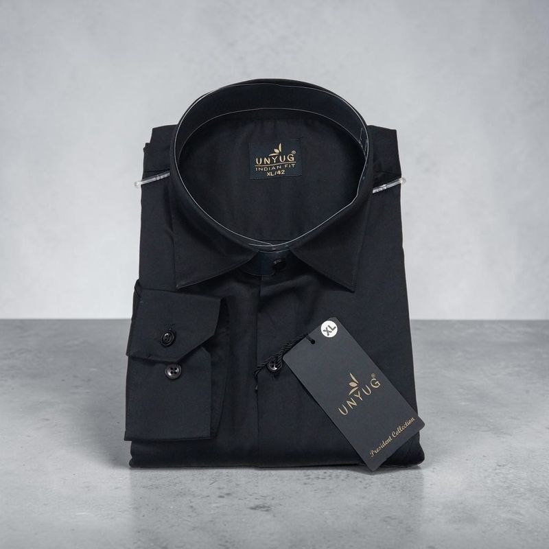 UNYUG Men Relaxed Fit Solid Cut Away Collar Formal Shirt - Image 6