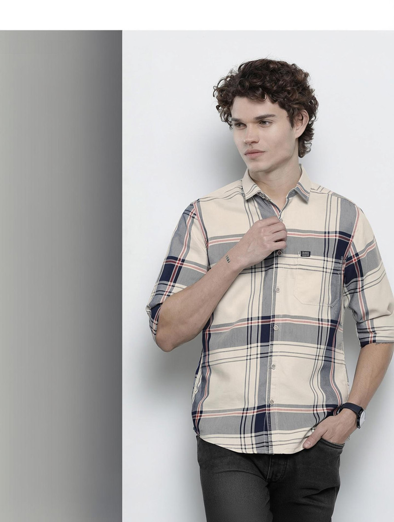 Men Slim Fit Checkered Spread Collar Casual Shirt