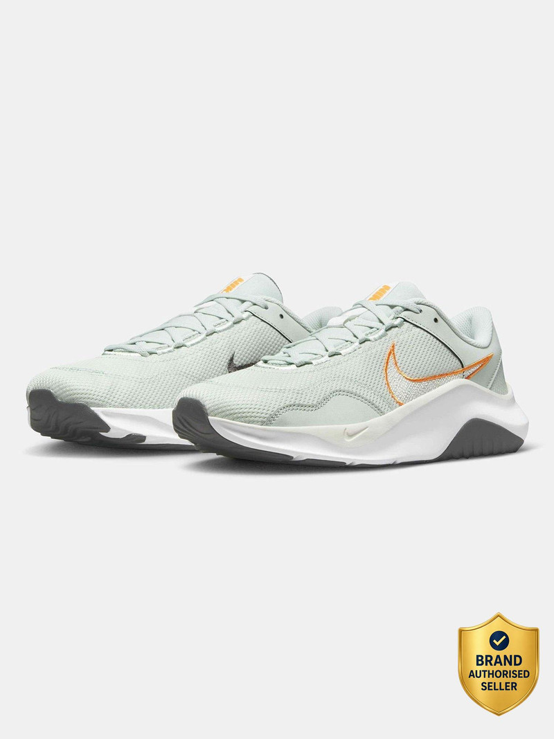 NIKE m legend essential 3 nn Training & Gym Shoes For Men Grey , 6