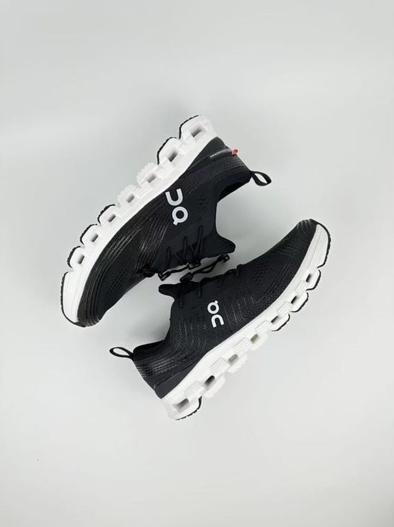 On Running Cloud 6 Coast Sneakers For Men - Image 2