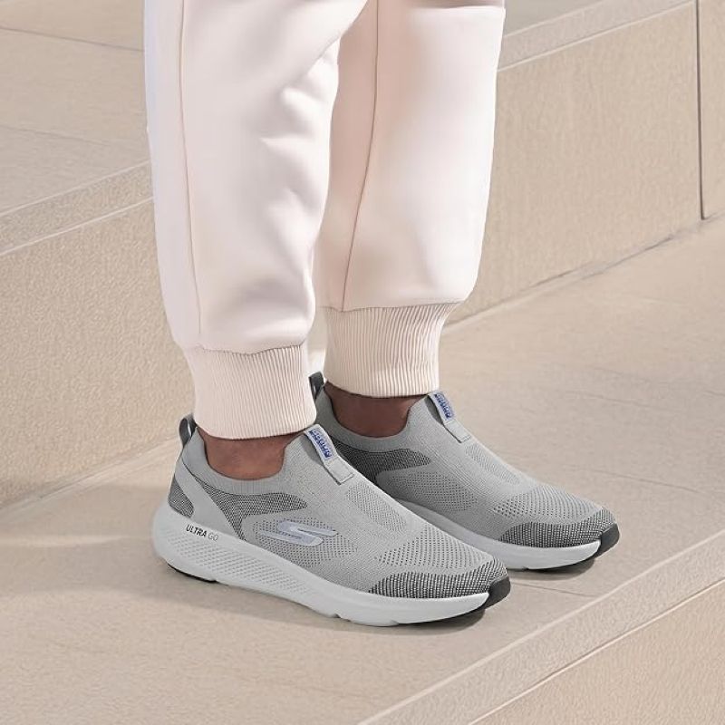 Skechers GO RUN ELEVATE Men's Slip On Sneakers - Image 3