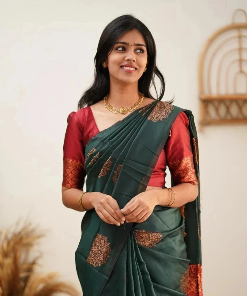 AVANTIKA FASHION Woven Kanjivaram Pure Silk, Art Silk Saree