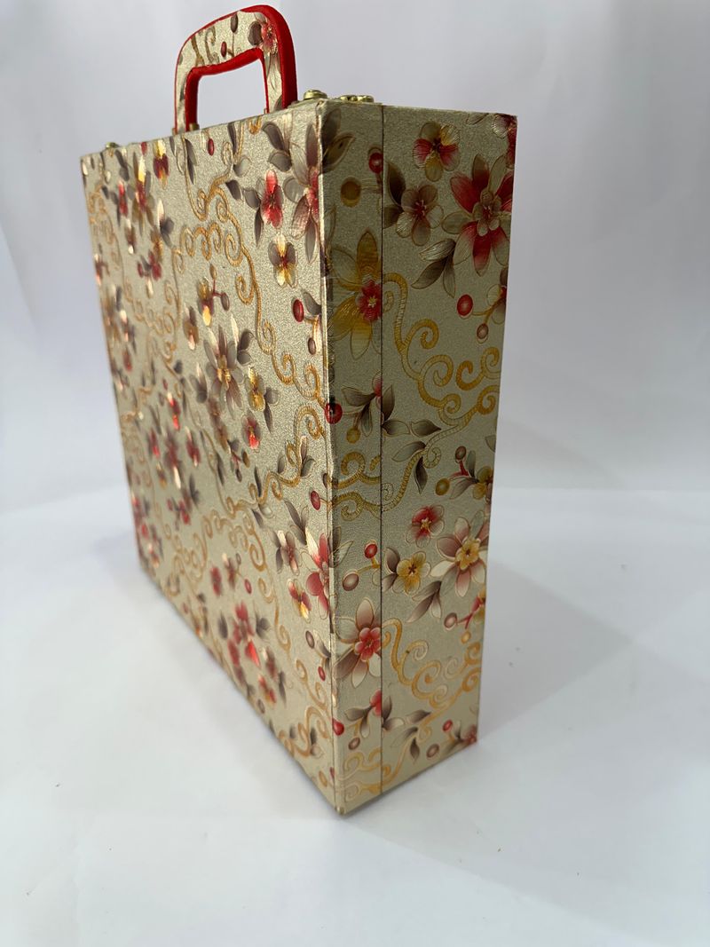 tosim 4-Rod Bangle Box with Red Velvet Interior, Gold - Image 4