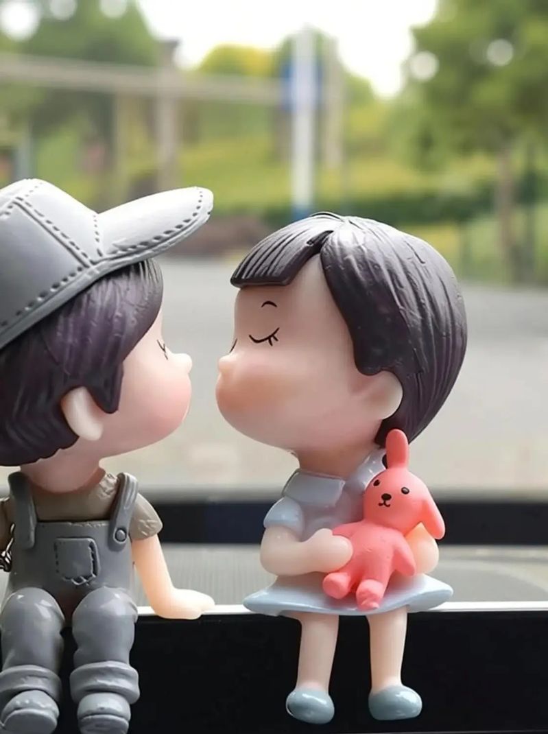 zontic Car Dashboard Cute Love Couple Love You too Balloon Car Interior Showpiece Desk Decorative Showpiece - 11 cm (Polyresin, Resin, Multicolor) - Image 6