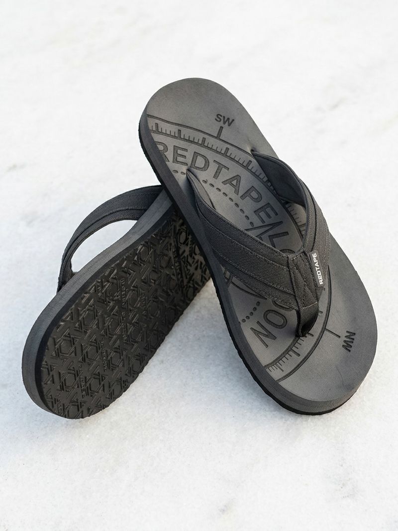 RED TAPE Men Flip Flops - Image 4