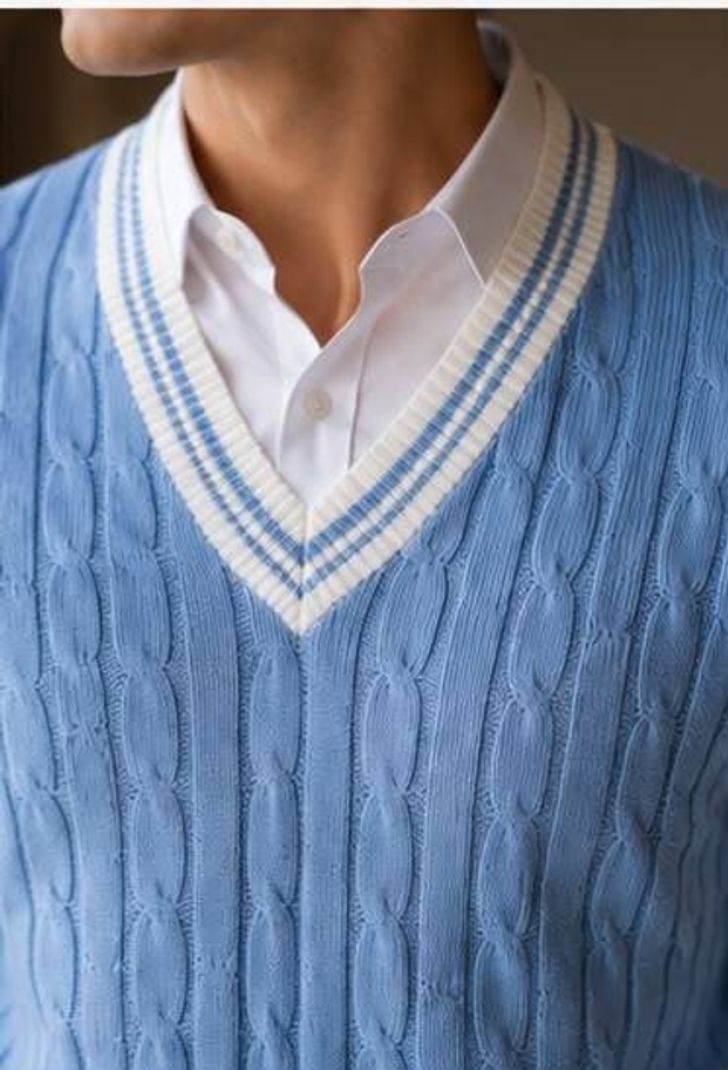 KaramKar Men Light Blue V Neck Sweater - Image 5