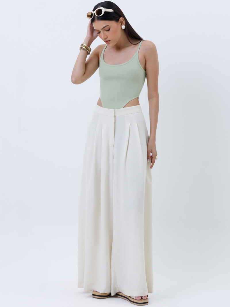 COLOR CAPITAL Casual Sleeveless Solid Women Green Top view 3