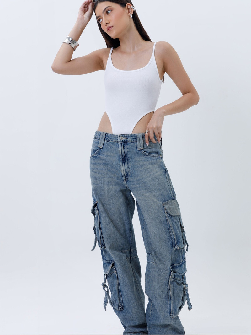 COLOR CAPITAL Casual Sleeveless Solid Women White Top view 5