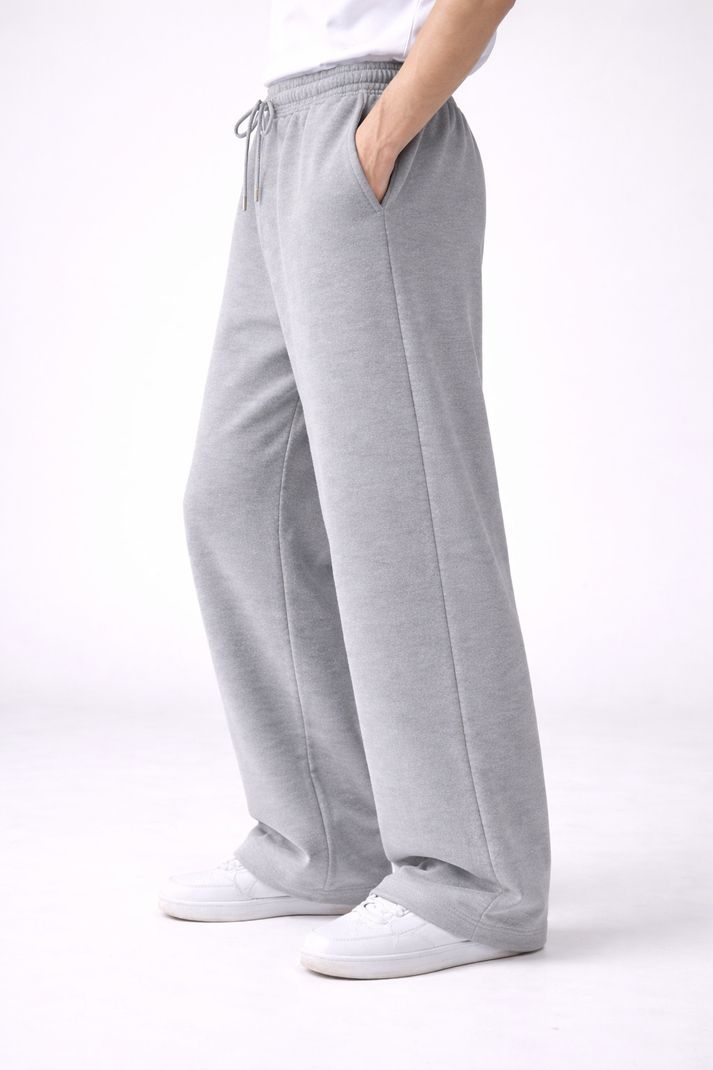 HUSTLEWELL Men Loose Fit Grey Trousers - Image 4
