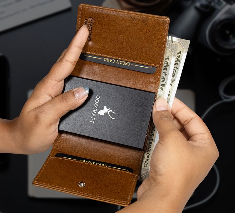 DOECRAFT Men Tan Brown Leather RFID Wallet - Image 4