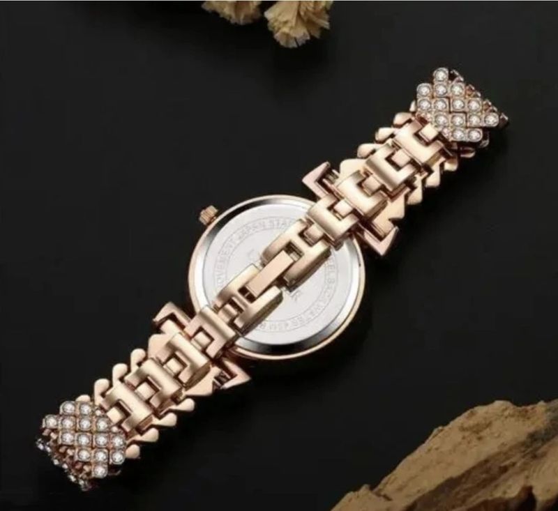 Luxify Crystal Quicksand Analog Watch for Women - Image 4