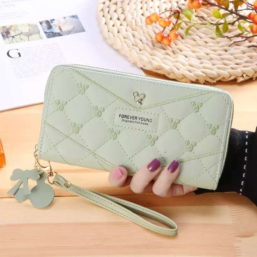 Girls shop wallet online