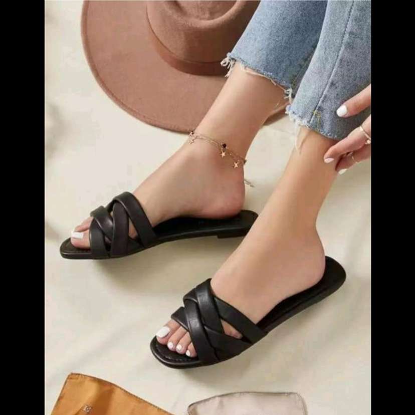Stylish Flat Sandals Slippers For Party Wedding Office Wear Flats Women Black Flats Price in India Buy Stylish Flat Sandals Slippers For Party Wedding Office