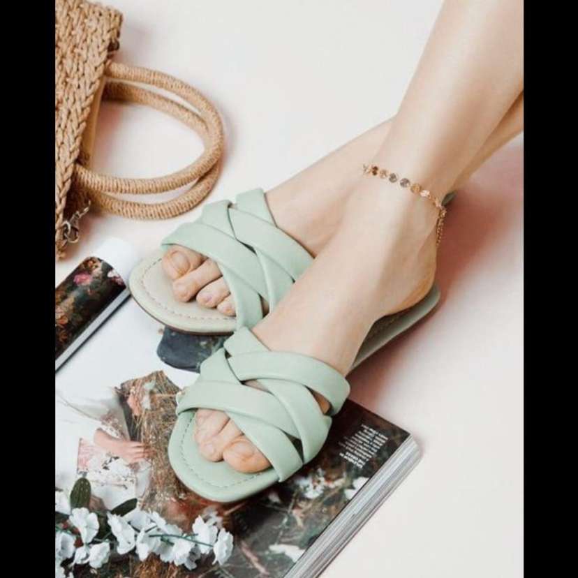 Flat sandals office online