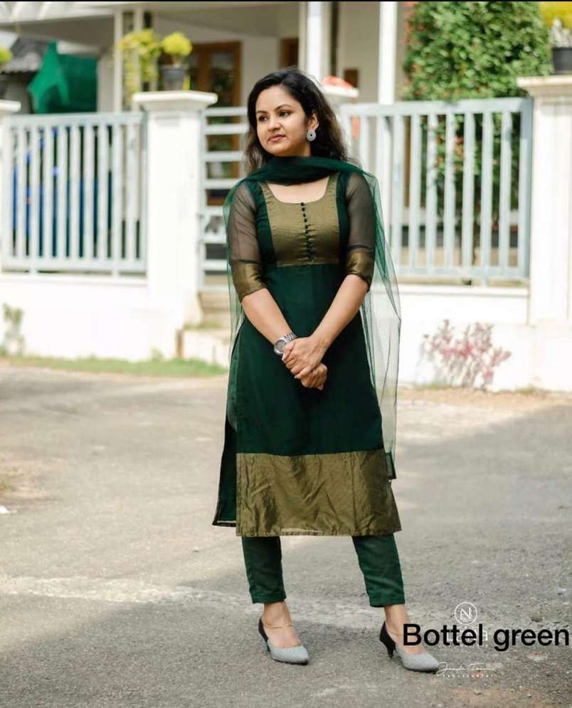 Kurti with 2025 pants set online